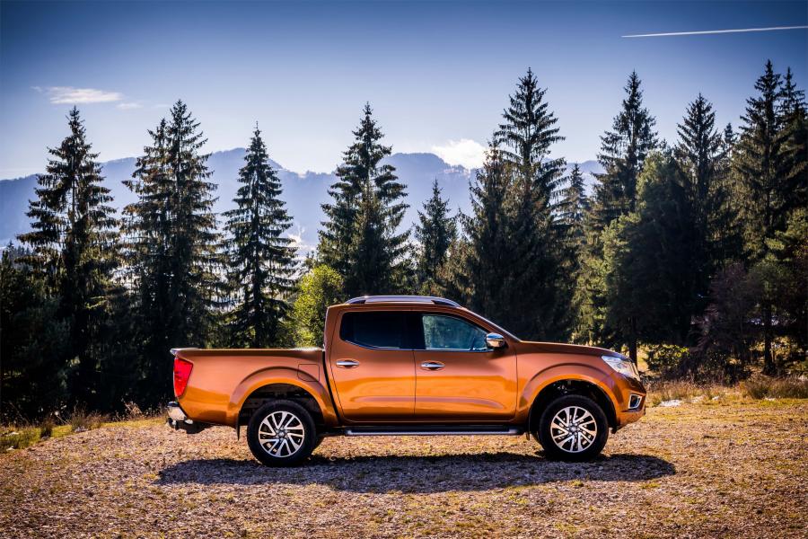  Nissan Navara Double Cab (D23) 2017 года  (WW) (фото 2 из 10)